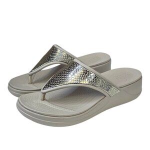 CROCS Womens Monterey Metallic Mini Wedge Flip Flops, Thongs, Slip On, Size 11